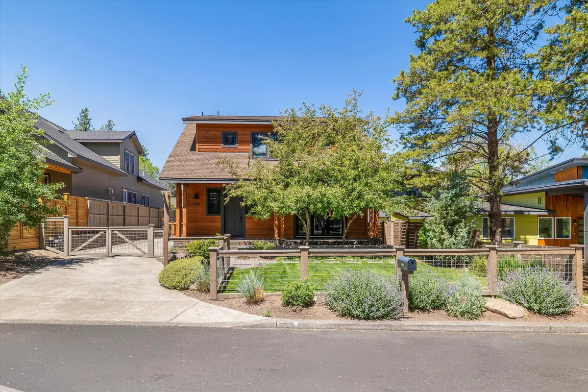 1252 NW Ithaca Avenue, Bend, OR 97703 - #1