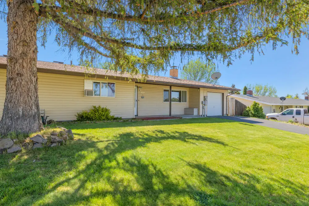 10521 Kincheloe Avenue, Klamath Falls, OR 97603 - #1
