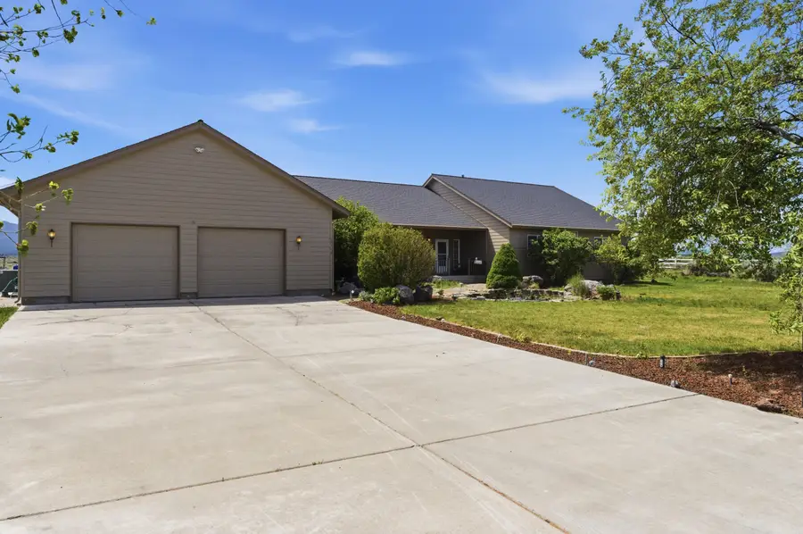 77552 Mahogany Street, Silver Lake, OR 97638 - #3