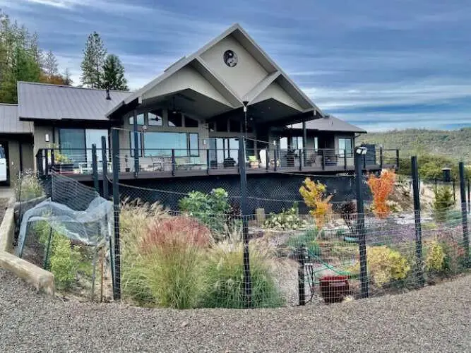 693 Ironwood Drive, Eagle Point, OR 97524 - #1