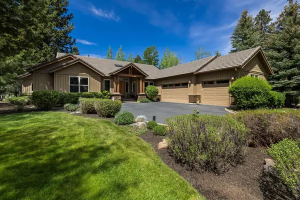 19574 Green Lakes Loop, Bend, OR 97702