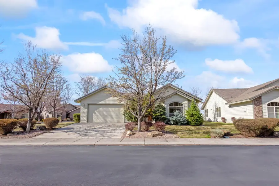 1726 NW Cliff Side Way, Redmond, OR 97756 - #2