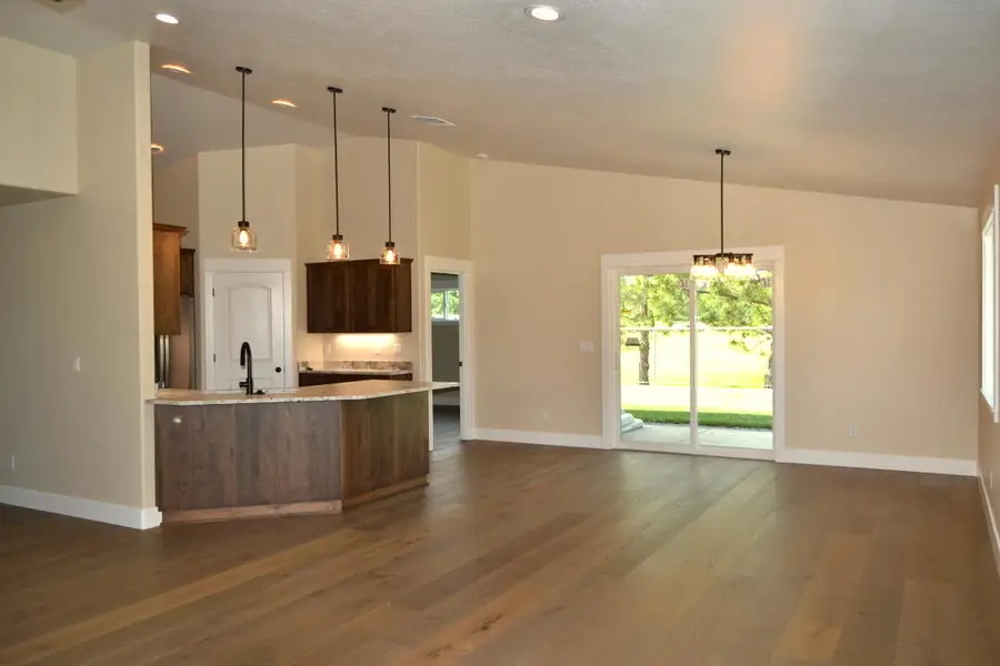 180 SW Quiet Water Lane, Grants Pass, OR 97527 - #3