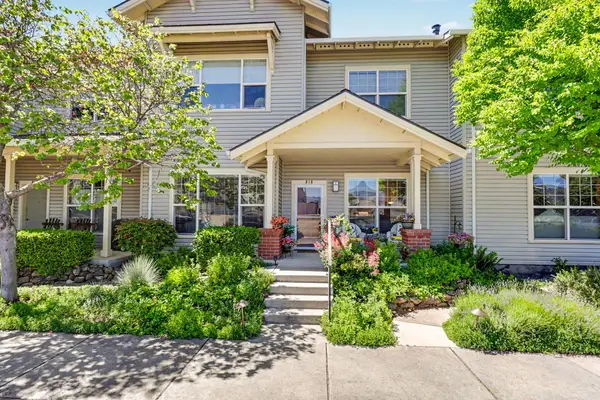 818 Pavilion Place, Ashland, OR 97520