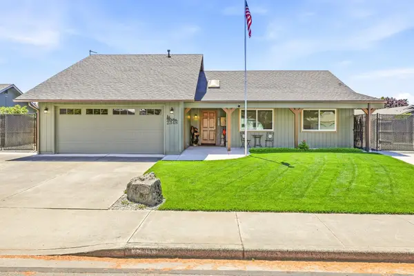2348 Silver Palm Drive, Medford, OR 97504