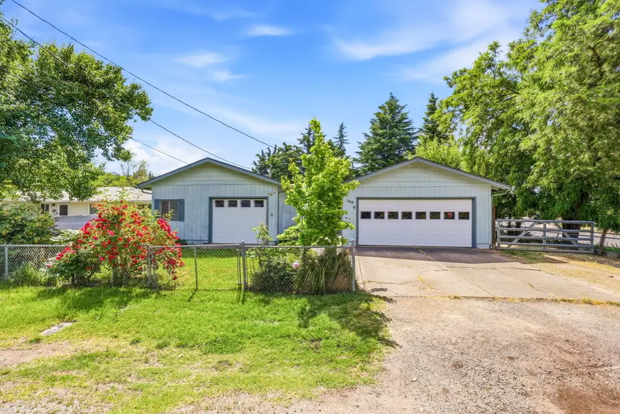 102 Elm Street, Phoenix, OR 97535 - #2