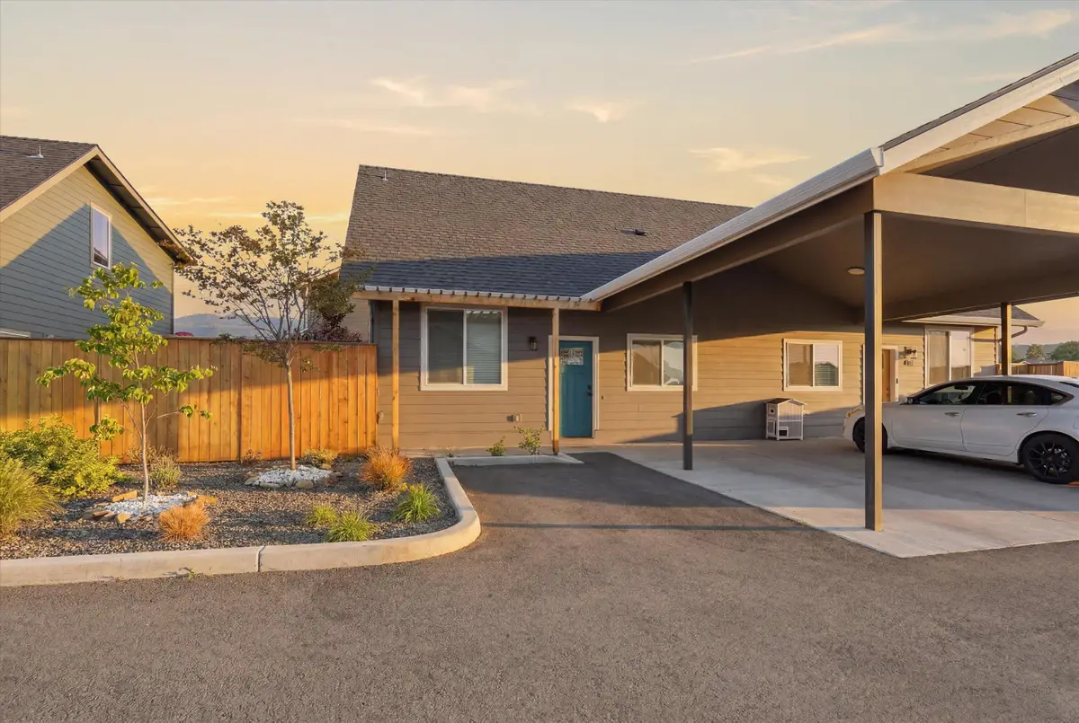 412 Azalea Court, Talent, OR 97540 - #1