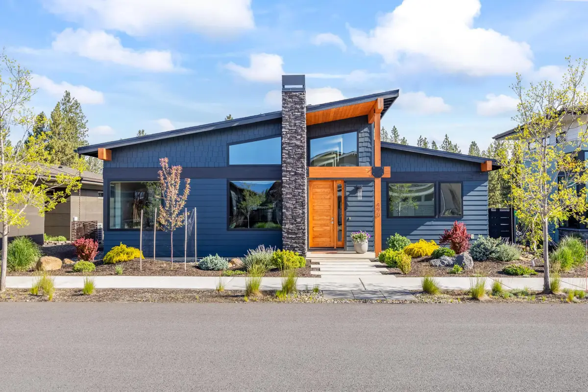 490 E Diamond Peak Avenue, Sisters, OR 97759 - #1