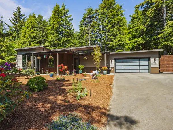 1020 NW Terrace Street, Waldport, OR 97394