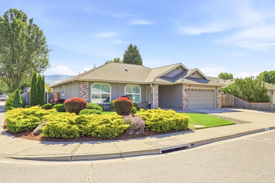 1431 Yellowstone Avenue, Medford, OR 97504 - #2