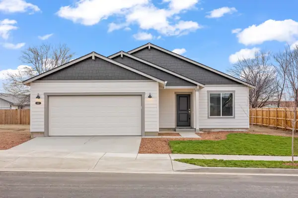 458 NW Birdie Lane #118, Madras, OR 97741