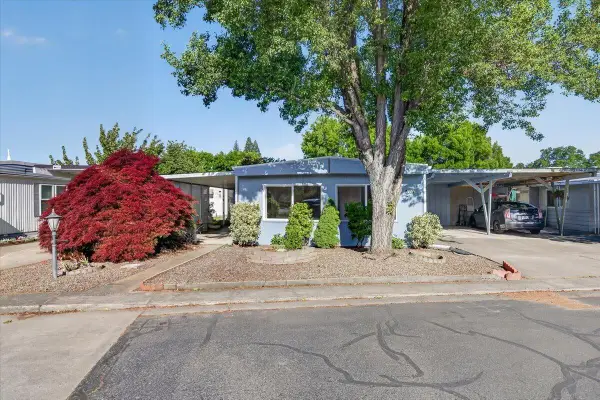 2252 Table Rock #SPC 100, Medford, OR 97501