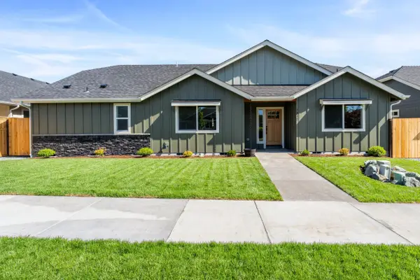 2812 SW Elmer Nelson Lane, Grants Pass, OR 97527