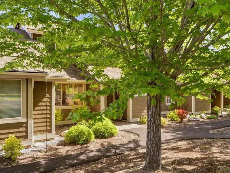 1378 Highland View Loop, Redmond, OR 97756 - #2