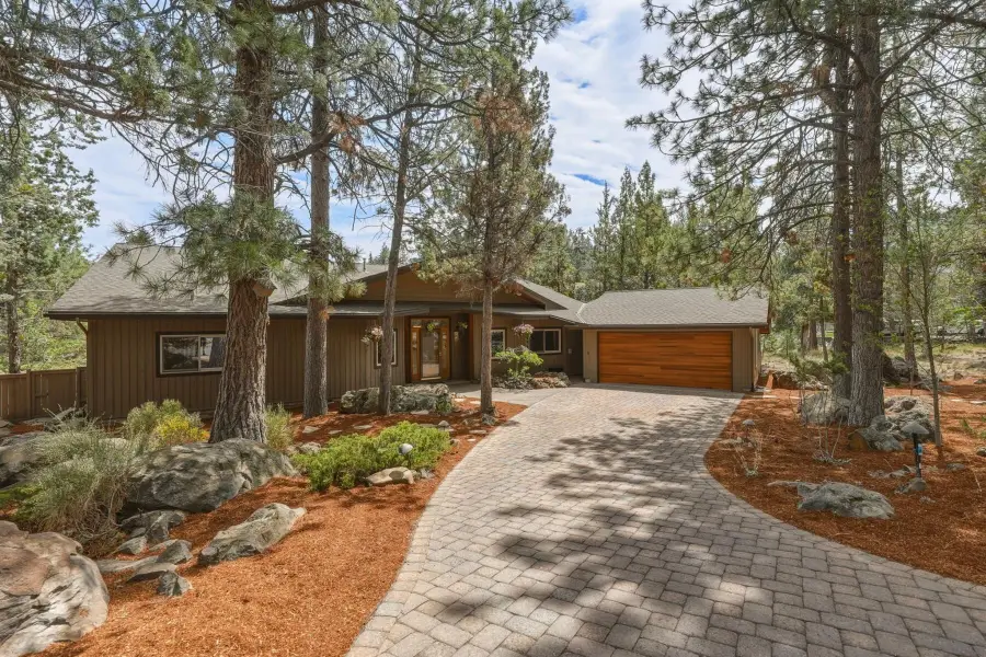 637 NW Silver Buckle Road, Bend, OR 97703 - #3