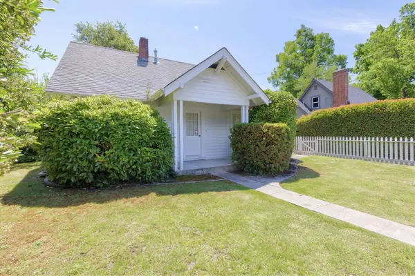 623 SE M Street, Grants Pass, OR 97526