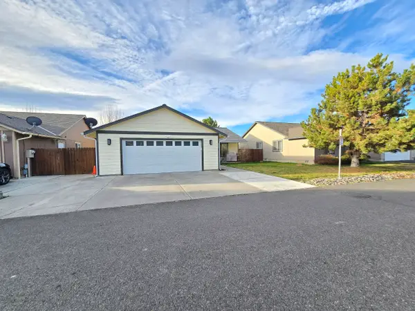 577 SE Sugar Pine Way, Madras, OR 97741