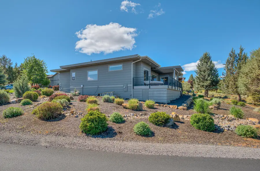 1194 Highland View Loop, Redmond, OR 97756 - #3