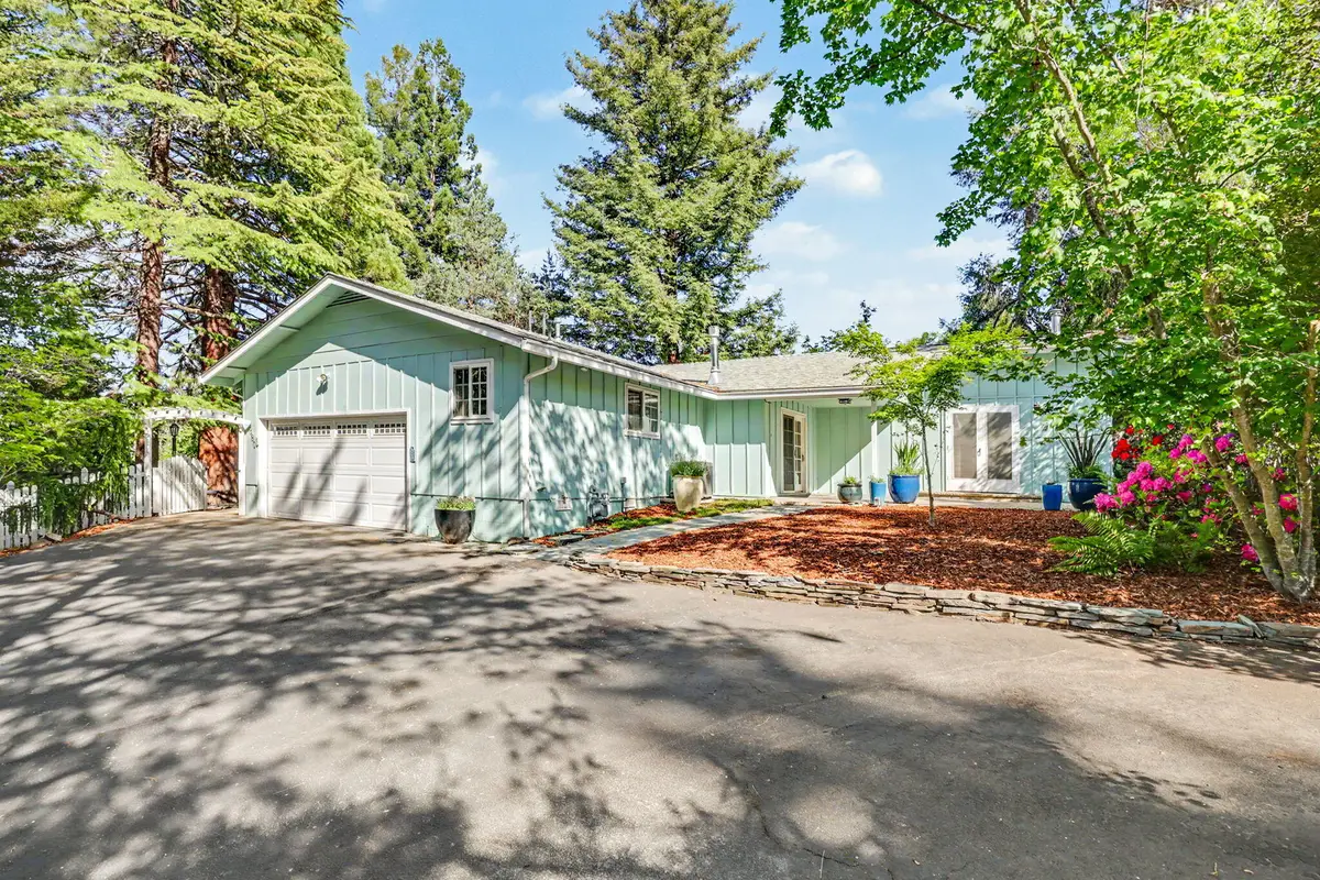 880 S Oregon Street, Jacksonville, OR 97530 - #1