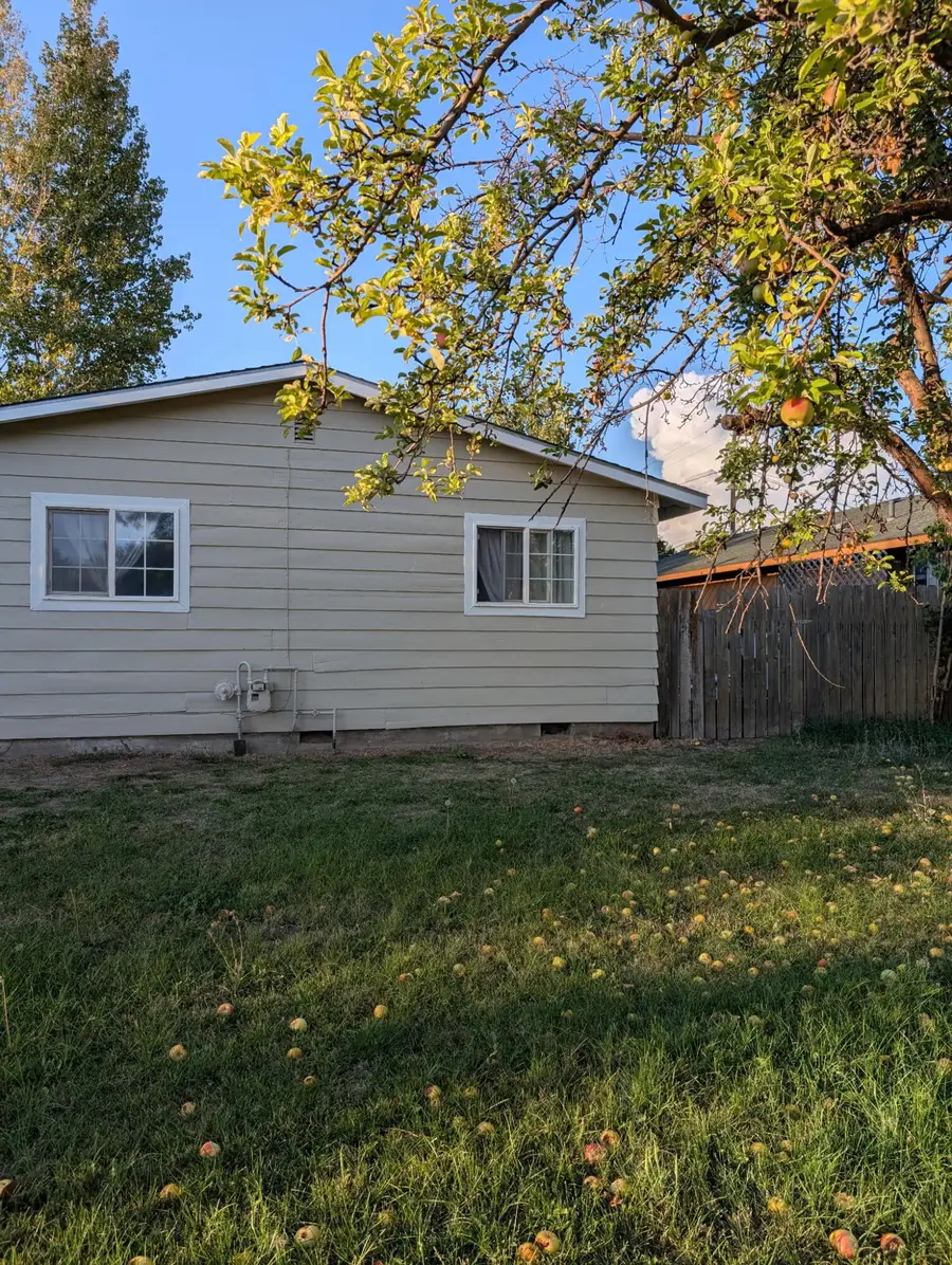 1035 Applewood Street, Klamath Falls, OR 97603 - #3
