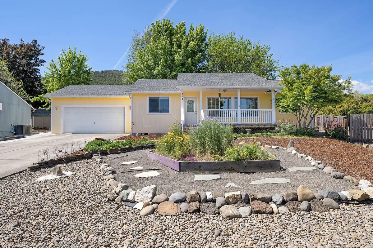 305 Blackberry Court, Talent, OR 97540 - #1