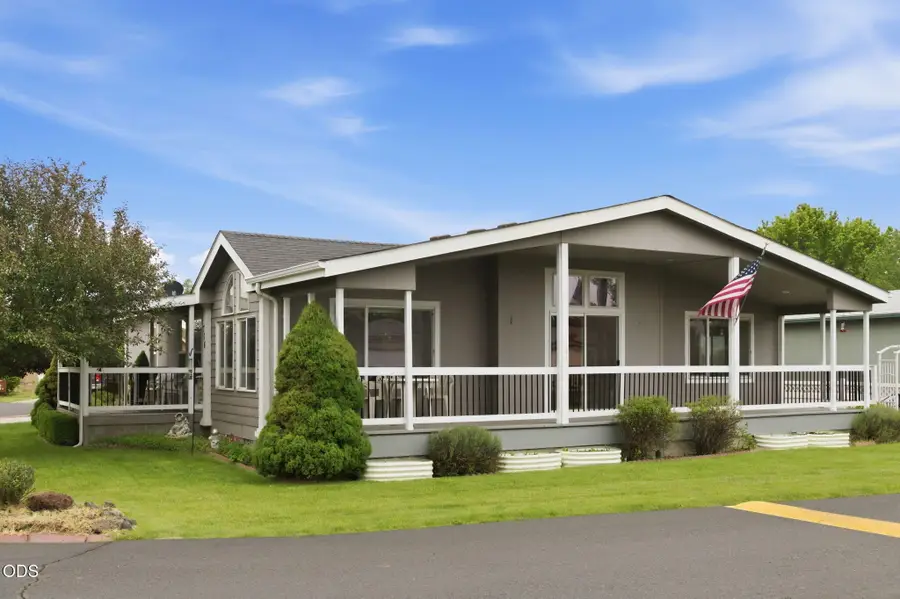 756 NE Sioux Court, Redmond, OR 97756 - #2