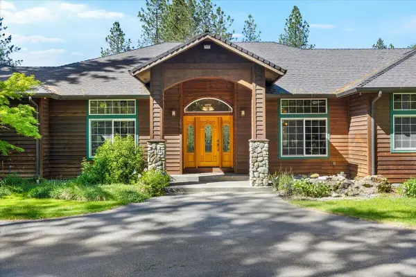 196 Pooh Lane, Grants Pass, OR 97526
