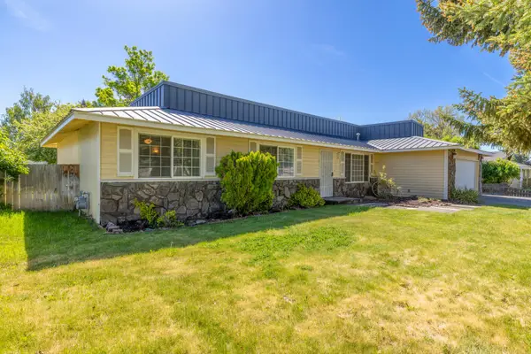 3867 Rio Vista Way, Klamath Falls, OR 97603