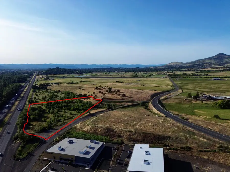 Kirk Way #101, Phoenix, OR 97535 - #2