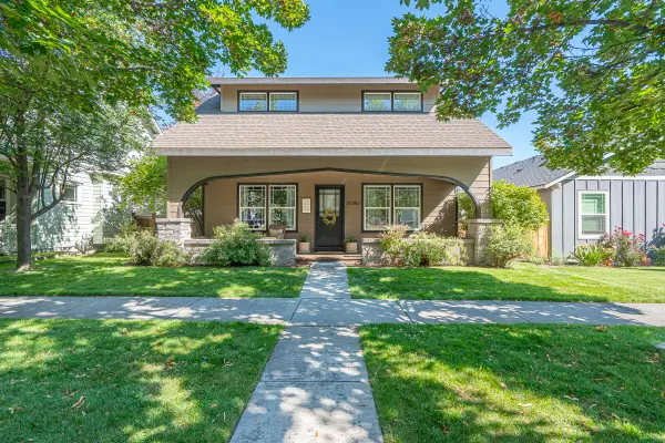 21380 Oakview Drive, Bend, OR 97701