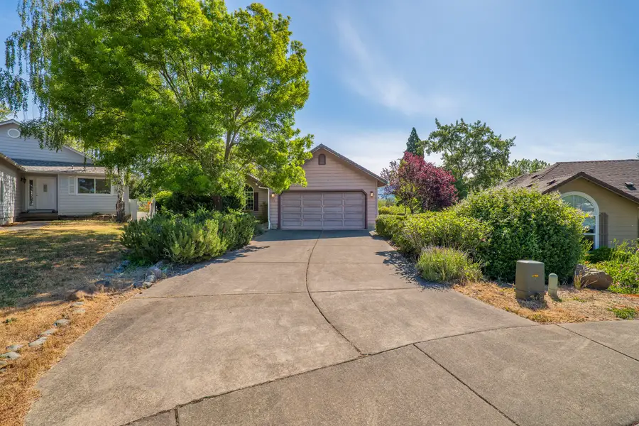23 SW Leonard Street, Grants Pass, OR 97526 - #2