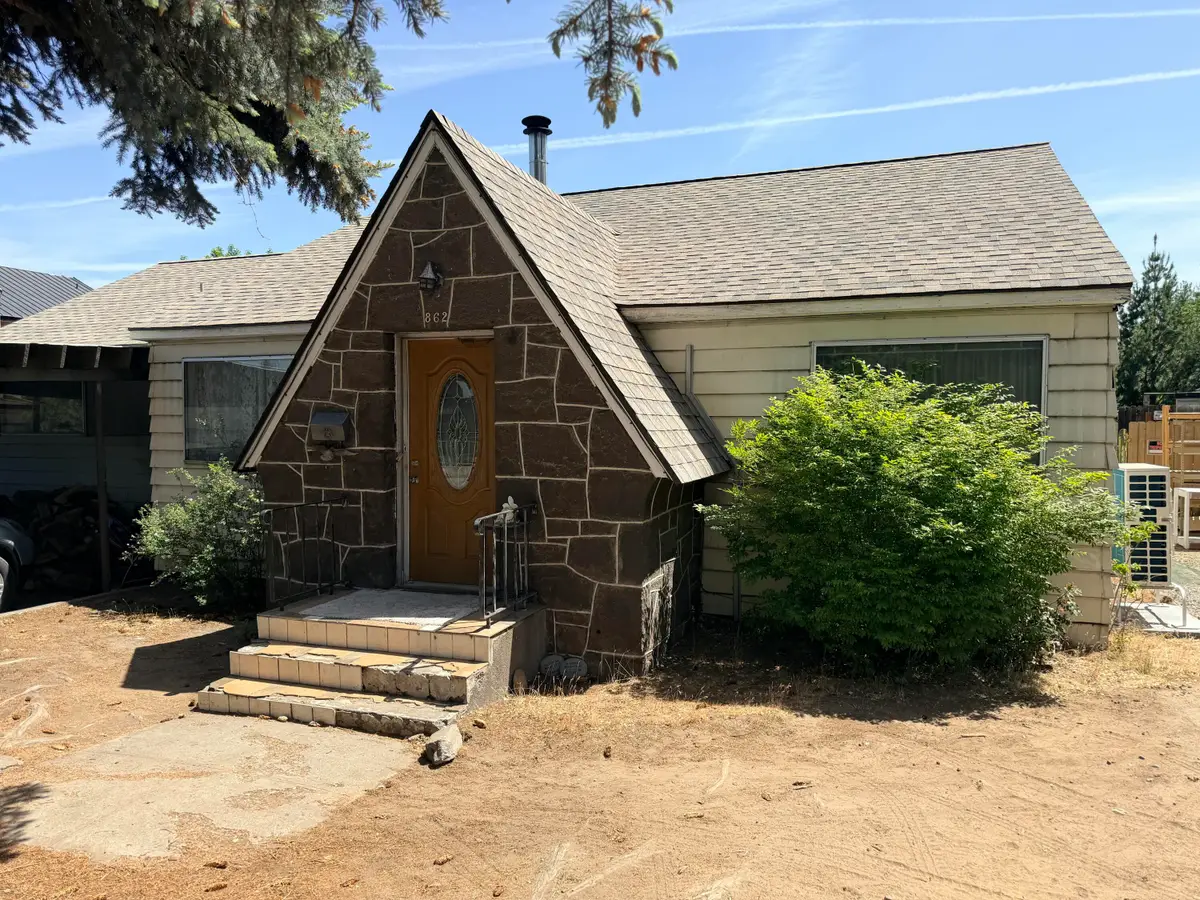 862 NE 8th Street, Bend, OR 97701 - #1