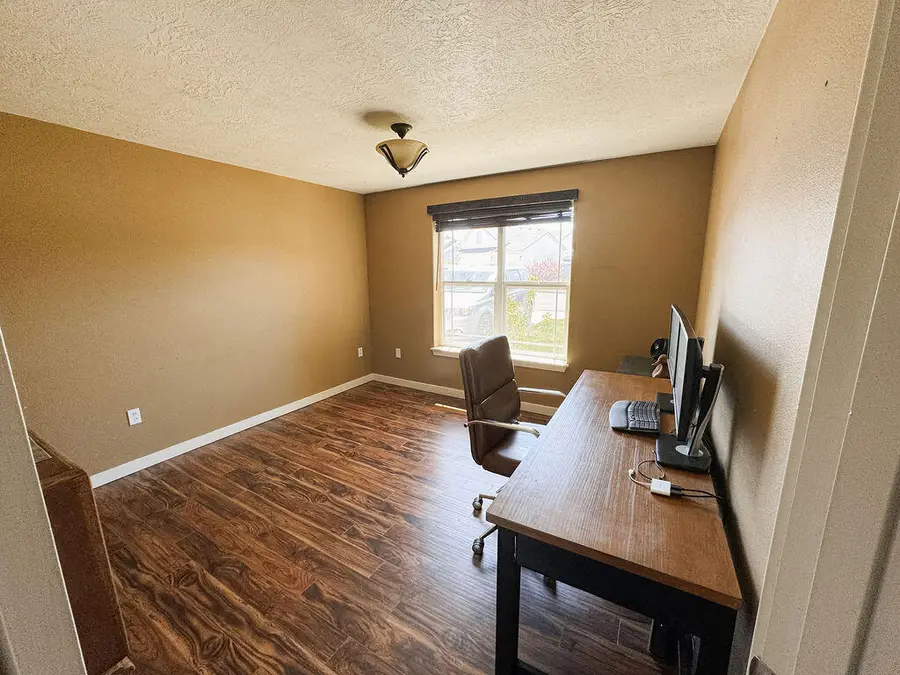 2958 NW 19th Street, Redmond, OR 97756 - #3