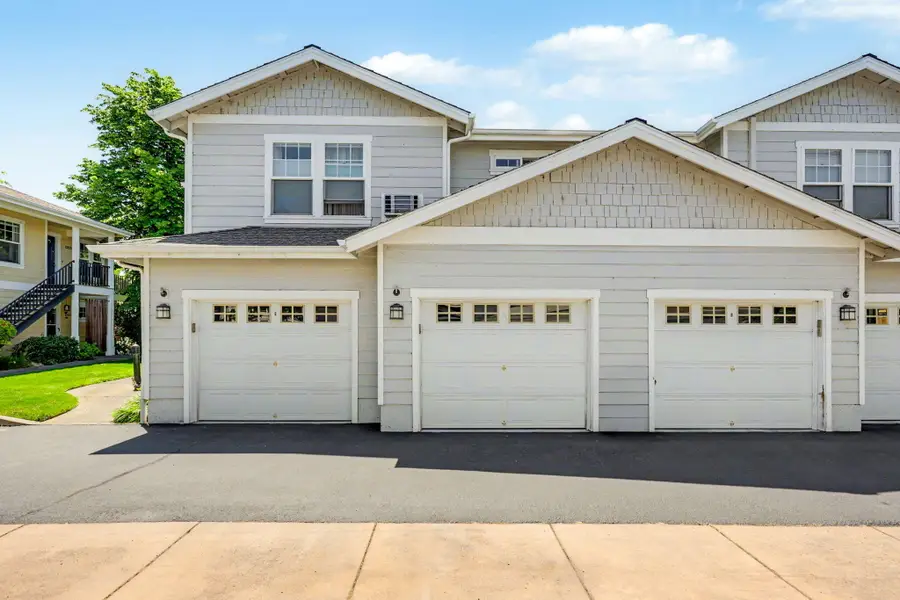 2214 Mccall Drive, Ashland, OR 97520 - #2