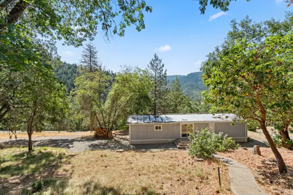 18505 E Evans Creek Road, Rogue River, OR 97537