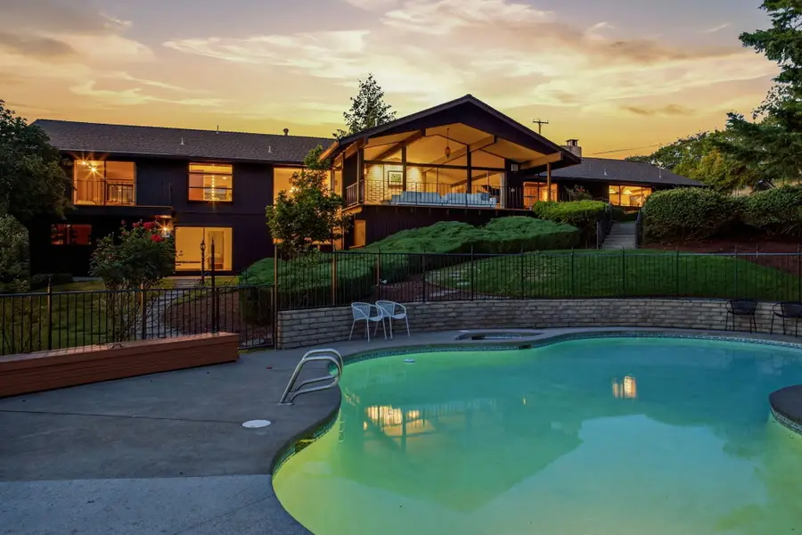 50 Mariposa Terrace, Medford, OR 97504 - #3