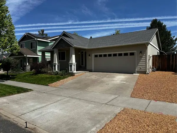 242 NW 25th Street, Redmond, OR 97756
