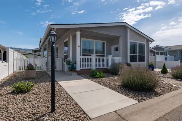 333 Mountain View Drive #80, Talent, OR 97540