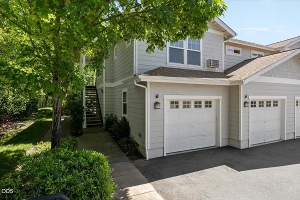 2264 Mccall Drive, Ashland, OR 97520
