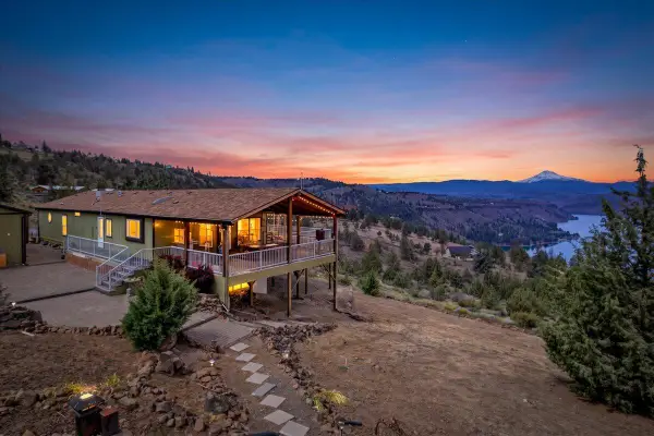 11182 SW Dynamite Lane, Culver, OR 97734
