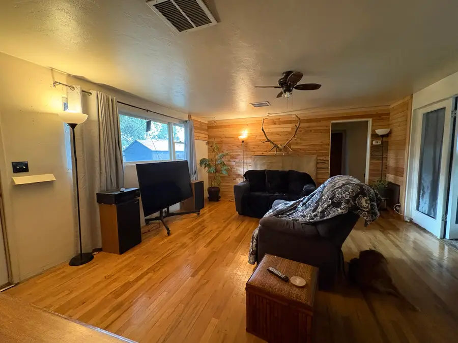 423 SE M Street, Grants Pass, OR 97526 - #2