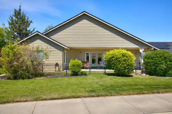 4460 SW Trevino Court, Redmond, OR 97756