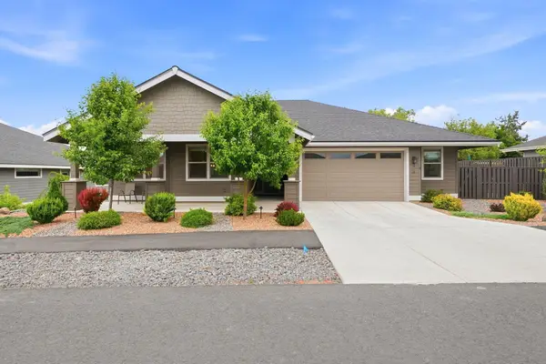 2714 NW 23rd Loop, Redmond, OR 97756