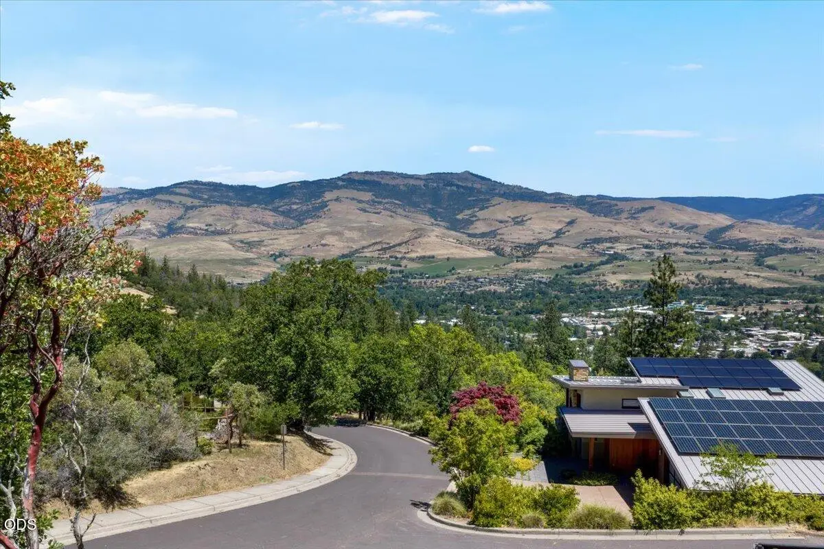 163 Hitt Road, Ashland, OR 97520 - #1