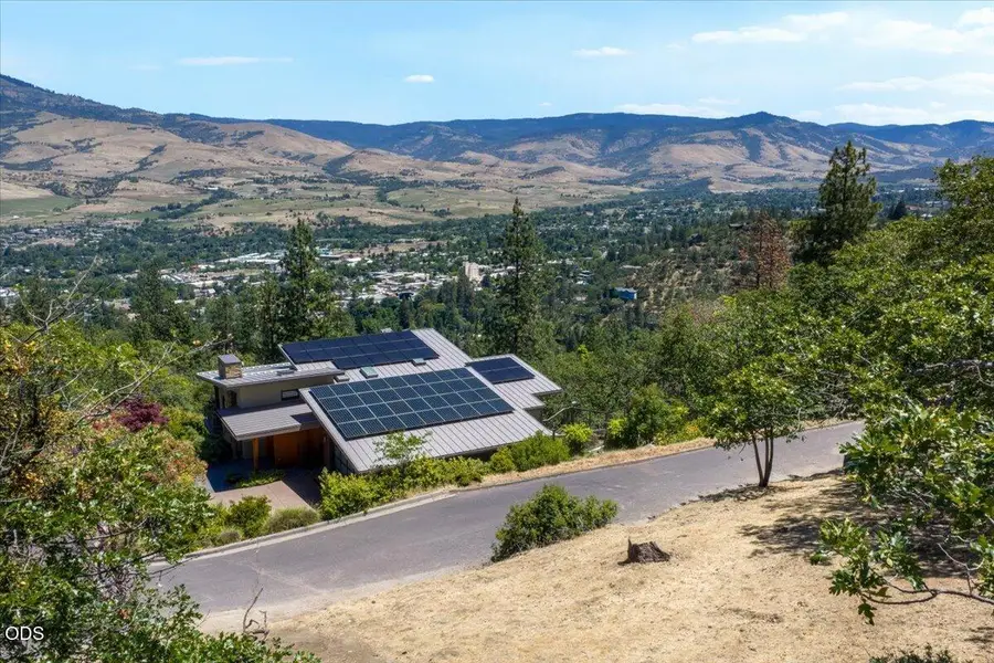 163 Hitt Road, Ashland, OR 97520 - #2