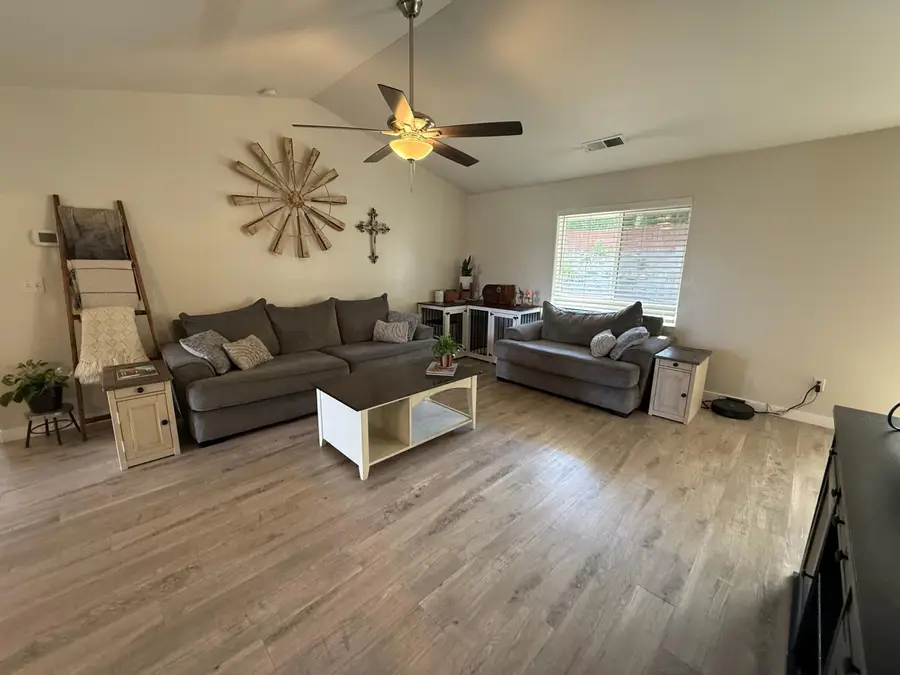 3276 Hammer Street, Klamath Falls, OR 97603 - #3