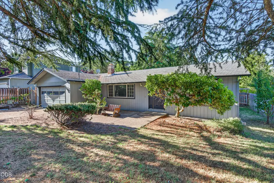 1996 Woodlawn Drive, Medford, OR 97504 - #2