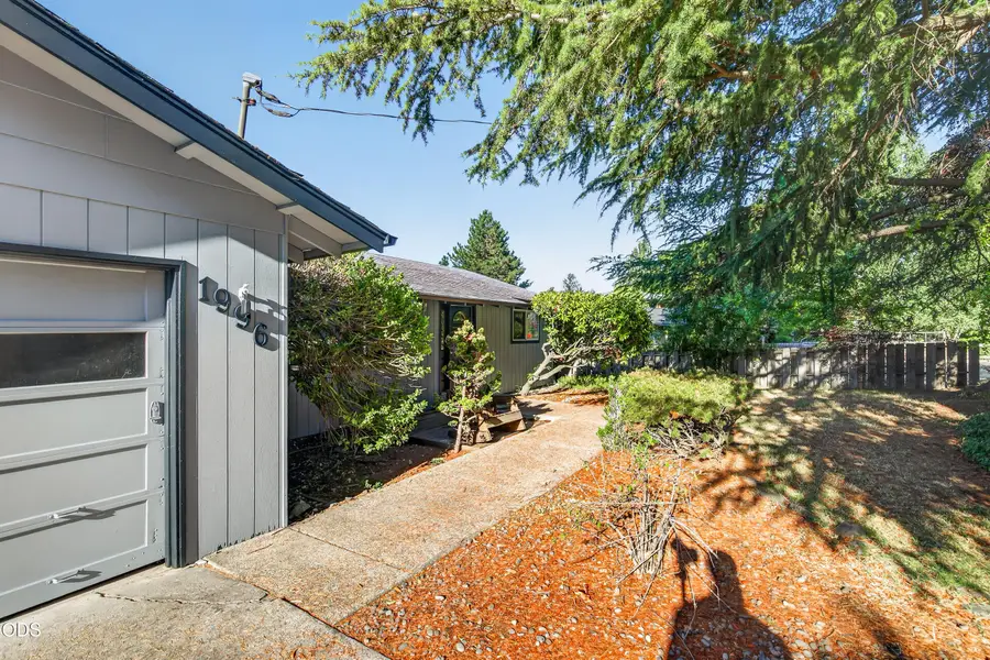 1996 Woodlawn Drive, Medford, OR 97504 - #3