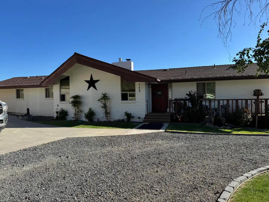 12140 Clovis Drive, Klamath Falls, OR 97603 - #2