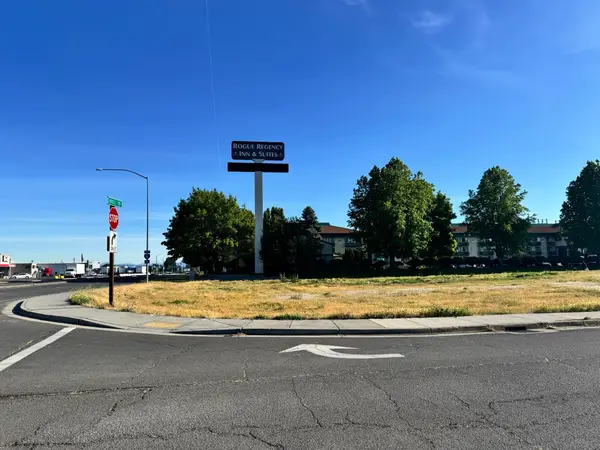 2300 Biddle Road #200, Medford, OR 97504